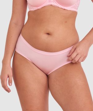 Jasmine is wearing a 12DD top and 12 bottom. She stands at 175cmcm/5'9in.